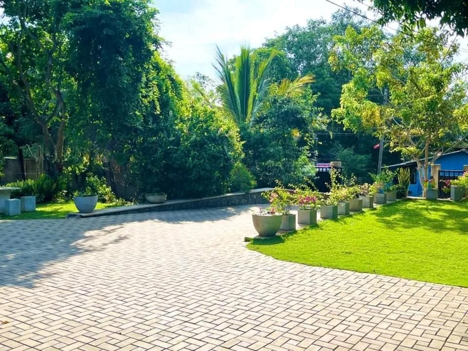 Golden Residence Anuradhapura Eksteriør bilde