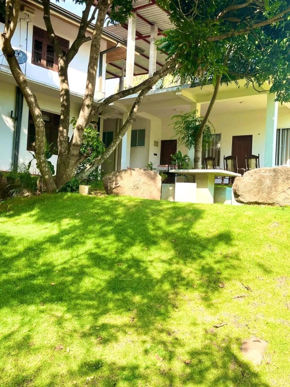 Golden Residence Anuradhapura Eksteriør bilde