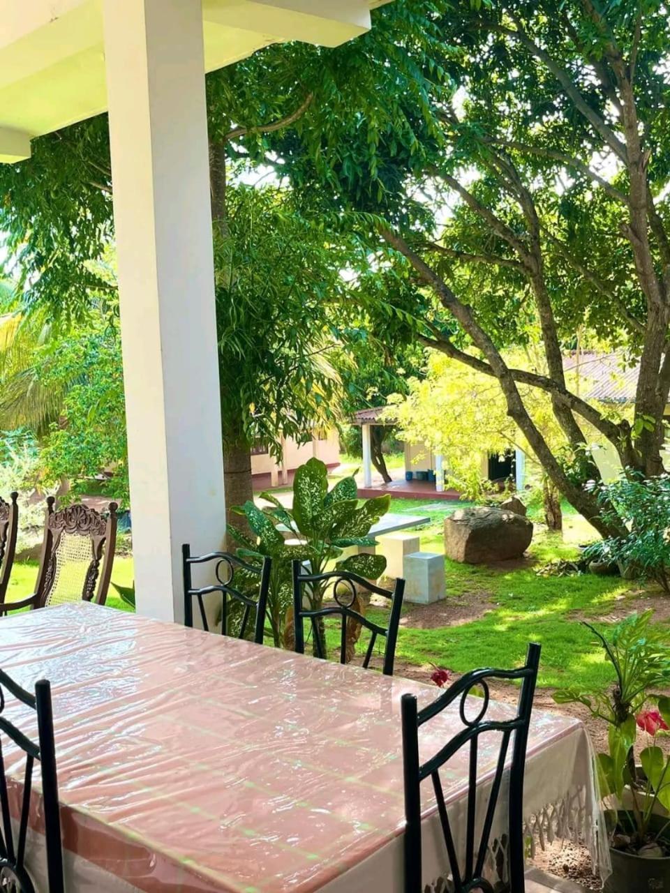 Golden Residence Anuradhapura Eksteriør bilde