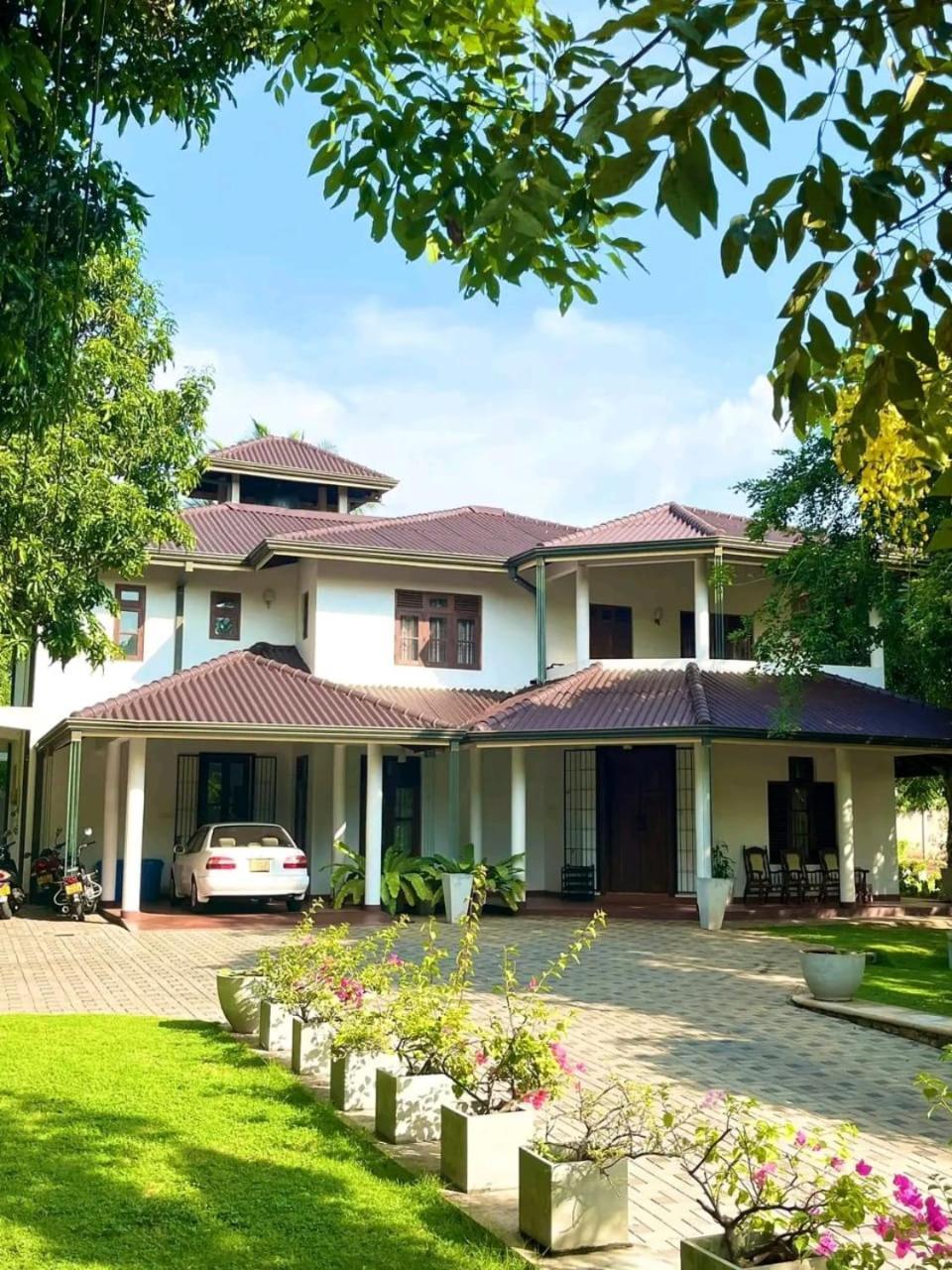 Golden Residence Anuradhapura Eksteriør bilde